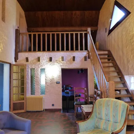 Maison Nature Au Coeur De Vichy: Confort, Proche De La Ville, Draps Inclus, Animaux Acceptes - Fr-1-489-414 *